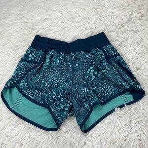Lululemon Tracker Short IV Pretty Lace Bali Breeze / Alberta Lake